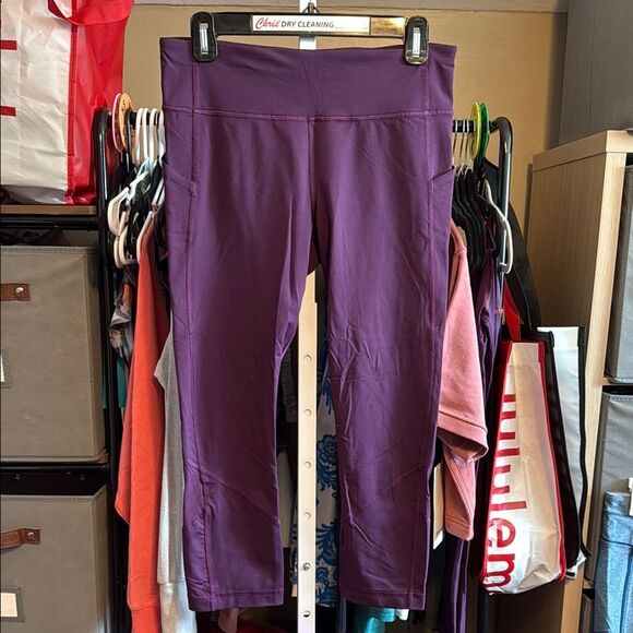 Lululemon Pace Rival Crop 22" Sz 8 Darkest Magenta 8019 - Picture 2 of 5